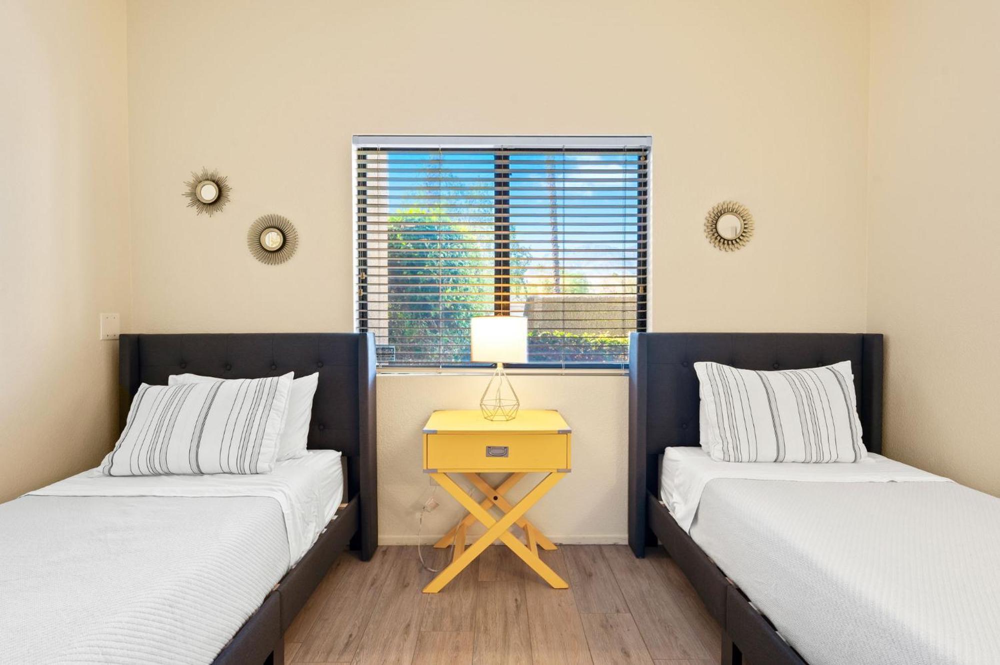 Villa Midnights At The Oasis Cathedral City Exterior foto